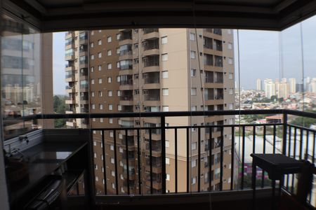 Apartamento à venda com 60m², 2 quartos e 1 vaga Apartamento à venda com 60m², 2 quartos e 1 vagaVaranda