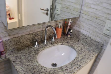 Apartamento à venda com 60m², 2 quartos e 1 vaga Apartamento à venda com 60m², 2 quartos e 1 vagaBanheiro da Suíte