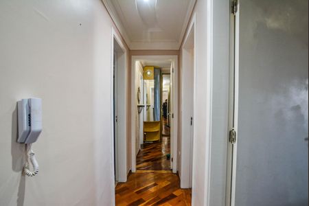 Apartamento à venda com 70m², 3 quartos e 3 vagas Apartamento à venda com 70m², 3 quartos e 3 vagasCorredor