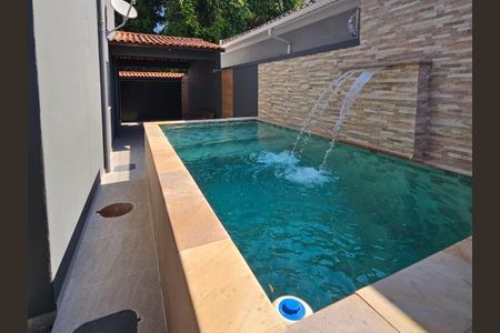 Casa à venda com 140m², 3 quartos e 1 vaga Casa à venda com 140m², 3 quartos e 1 vagaPiscina