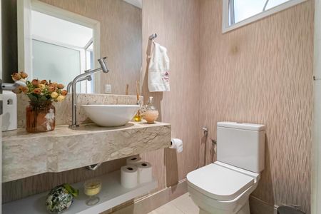 Casa à venda com 380m², 4 quartos e 4 vagasLavabo