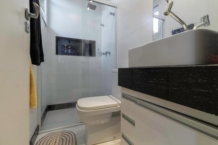 Casa à venda com 380m², 4 quartos e 4 vagasBanheiro da suíte 1