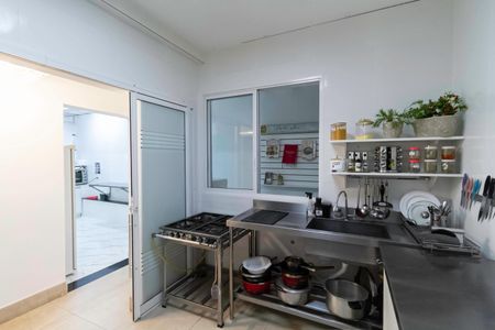 Casa à venda com 380m², 4 quartos e 4 vagasCozinha
