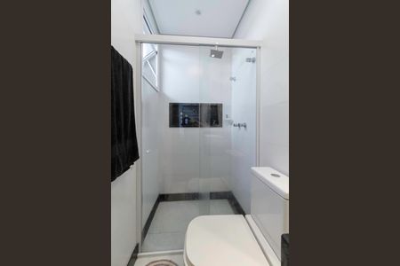 Casa à venda com 380m², 4 quartos e 4 vagasBanheiro da suíte 1