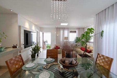 Casa à venda com 380m², 4 quartos e 4 vagasSala