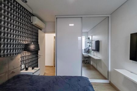 Casa à venda com 380m², 4 quartos e 4 vagasSuíte 1