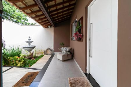 Casa à venda com 380m², 4 quartos e 4 vagasEntrada