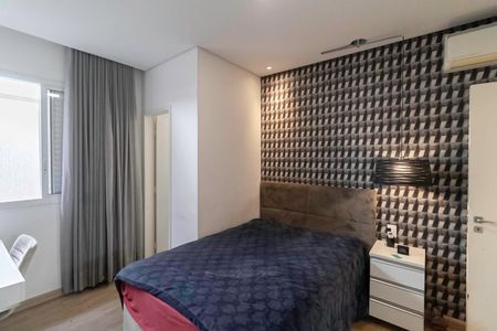 Casa à venda com 380m², 4 quartos e 4 vagasSuíte 1