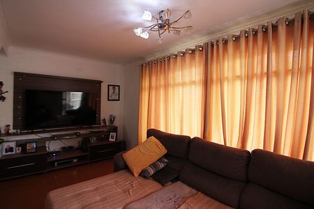 Casa à venda com 239m², 3 quartos e 4 vagasSala