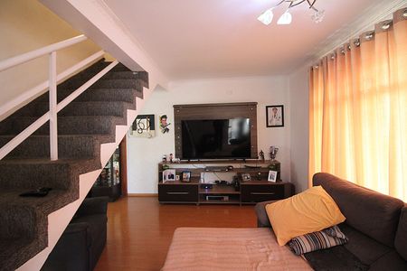 Casa à venda com 239m², 3 quartos e 4 vagasSala