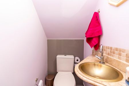 Casa à venda com 122m², 3 quartos e 2 vagas Casa à venda com 122m², 3 quartos e 2 vagasLavabo