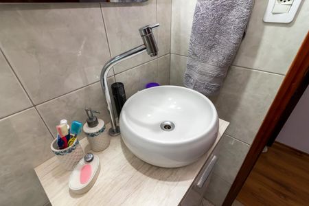 Casa à venda com 122m², 3 quartos e 2 vagas Casa à venda com 122m², 3 quartos e 2 vagasBanheiro da Suíte