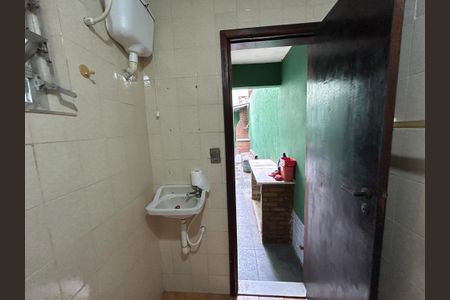 Casa à venda com 142m², 2 quartos e 4 vagasBanheiro 2