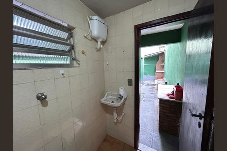 Casa à venda com 142m², 2 quartos e 4 vagasBanheiro 2