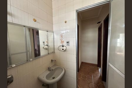 Casa à venda com 142m², 2 quartos e 4 vagasBanheiro 1