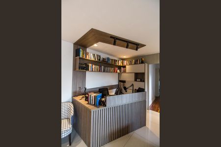 Apartamento à venda com 94m², 2 quartos e 2 vagasEscritório