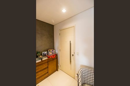 Apartamento à venda com 94m², 2 quartos e 2 vagasHall social