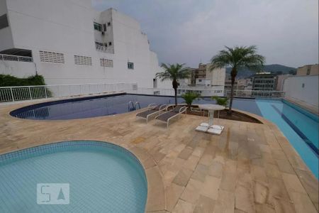 Apartamento à venda com 105m², 3 quartos e 2 vagas Apartamento à venda com 105m², 3 quartos e 2 vagasPiscina
