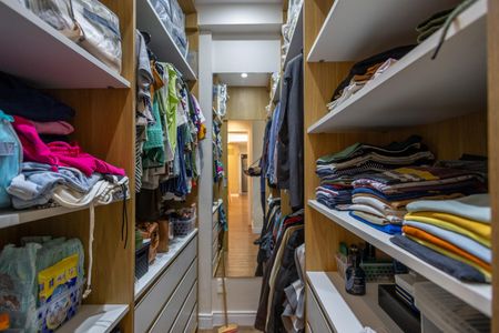 Apartamento à venda com 105m², 3 quartos e 2 vagas Apartamento à venda com 105m², 3 quartos e 2 vagasCloset Suite