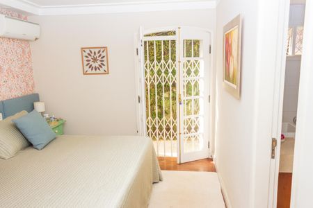 Casa à venda com 373m², 4 quartos e 6 vagas Casa à venda com 373m², 4 quartos e 6 vagasSuíte 1