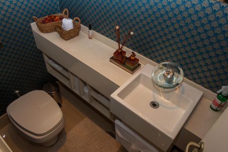 Casa à venda com 373m², 4 quartos e 6 vagas Casa à venda com 373m², 4 quartos e 6 vagasLavabo