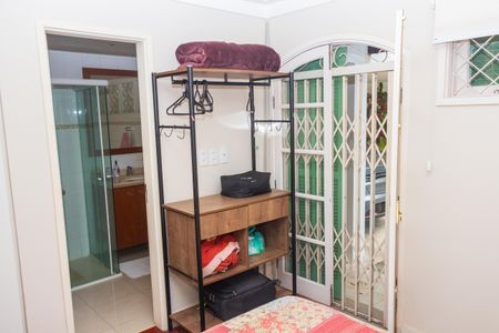 Casa à venda com 373m², 4 quartos e 6 vagas Casa à venda com 373m², 4 quartos e 6 vagasSuíte 2