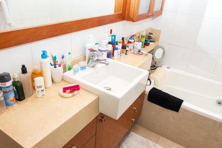 Casa à venda com 373m², 4 quartos e 6 vagas Casa à venda com 373m², 4 quartos e 6 vagasBanheiro da Suíte 1