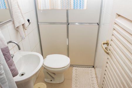 Casa à venda com 373m², 4 quartos e 6 vagas Casa à venda com 373m², 4 quartos e 6 vagasBanheiro de serviço