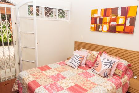 Casa à venda com 373m², 4 quartos e 6 vagas Casa à venda com 373m², 4 quartos e 6 vagasSuíte 2