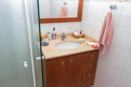 Casa à venda com 373m², 4 quartos e 6 vagas Casa à venda com 373m², 4 quartos e 6 vagasBanheiro da Suíte 2