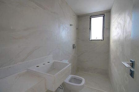 Apartamento à venda com 68m², 2 quartos e 2 vagasBanheiro da Suíte