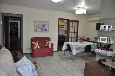 Apartamento à venda com 95m², 3 quartos e 1 vagaSala de Jantar