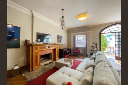 Casa à venda com 500m², 4 quartos e 6 vagasFoto 01