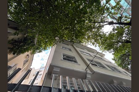 Apartamento à venda com 105m², 3 quartos e 1 vaga Apartamento à venda com 105m², 3 quartos e 1 vagaFachada