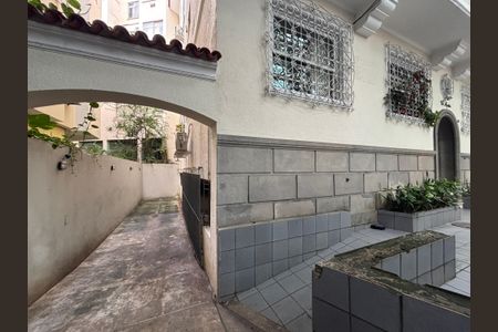 Apartamento à venda com 105m², 3 quartos e 1 vaga Apartamento à venda com 105m², 3 quartos e 1 vagaEntrada