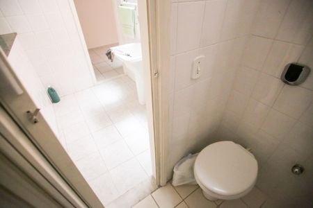 Apartamento à venda com 84m², 3 quartos e 1 vaga Apartamento à venda com 84m², 3 quartos e 1 vagaBanheiro de serviço