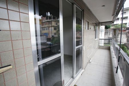 Apartamento à venda com 84m², 3 quartos e 1 vaga Apartamento à venda com 84m², 3 quartos e 1 vagaVaranda da Sala