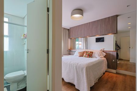 Apartamento à venda com 138m², 3 quartos e 3 vagasSuíte 2