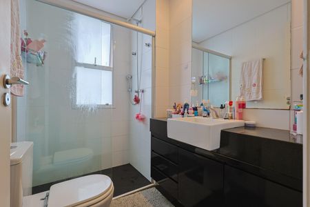 Apartamento à venda com 138m², 3 quartos e 3 vagasBanheiro da Suíte 1