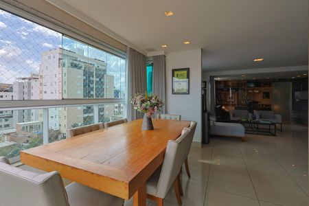 Apartamento à venda com 138m², 3 quartos e 3 vagasSala