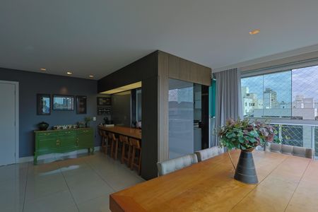 Apartamento à venda com 138m², 3 quartos e 3 vagasSala