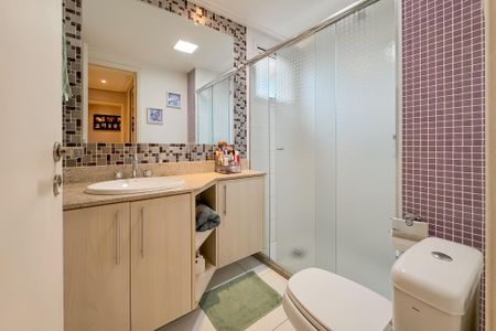 Apartamento à venda com 127m², 3 quartos e 2 vagas Apartamento à venda com 127m², 3 quartos e 2 vagasBanheiro da Suíte Master