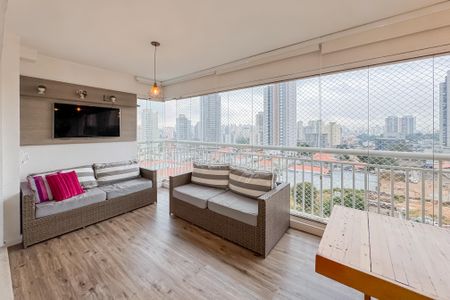 Apartamento à venda com 127m², 3 quartos e 2 vagas Apartamento à venda com 127m², 3 quartos e 2 vagasVaranda gourmet