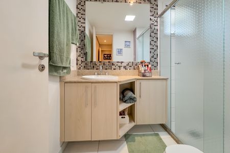 Apartamento à venda com 127m², 3 quartos e 2 vagas Apartamento à venda com 127m², 3 quartos e 2 vagasBanheiro da Suíte Master