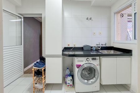 Apartamento à venda com 127m², 3 quartos e 2 vagas Apartamento à venda com 127m², 3 quartos e 2 vagasÁrea de Serviço