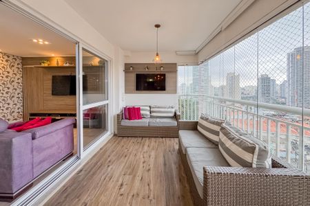 Apartamento à venda com 127m², 3 quartos e 2 vagas Apartamento à venda com 127m², 3 quartos e 2 vagasVaranda gourmet