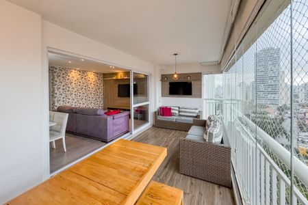 Apartamento à venda com 127m², 3 quartos e 2 vagas Apartamento à venda com 127m², 3 quartos e 2 vagasVaranda gourmet