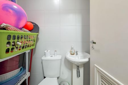 Apartamento à venda com 127m², 3 quartos e 2 vagas Apartamento à venda com 127m², 3 quartos e 2 vagasBanheiro de Serviço