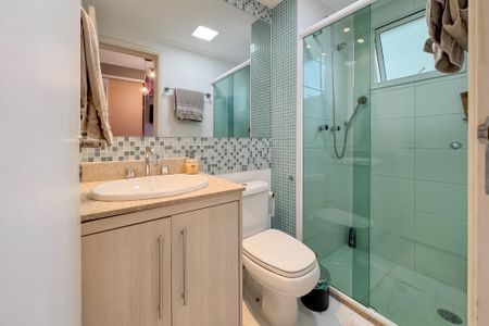 Apartamento à venda com 127m², 3 quartos e 2 vagas Apartamento à venda com 127m², 3 quartos e 2 vagasBanheiro da Suíte 2