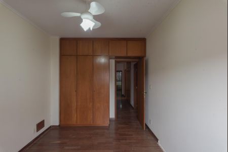 Apartamento à venda com 174m², 3 quartos e 2 vagas Apartamento à venda com 174m², 3 quartos e 2 vagasQuarto 1